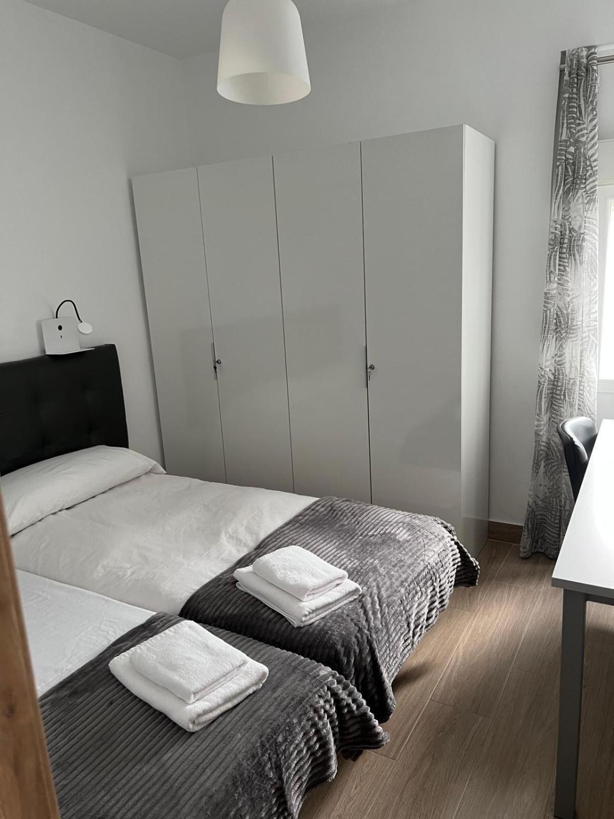 H&H Suite Espectacular Apartamento En El Centro De Granada Luaran gambar