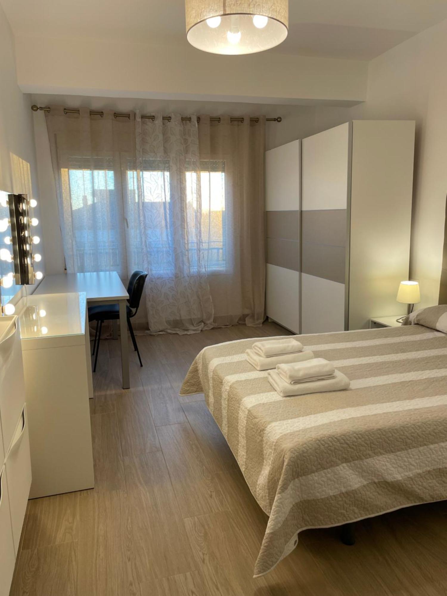 H&H Suite Espectacular Apartamento En El Centro De Granada Luaran gambar