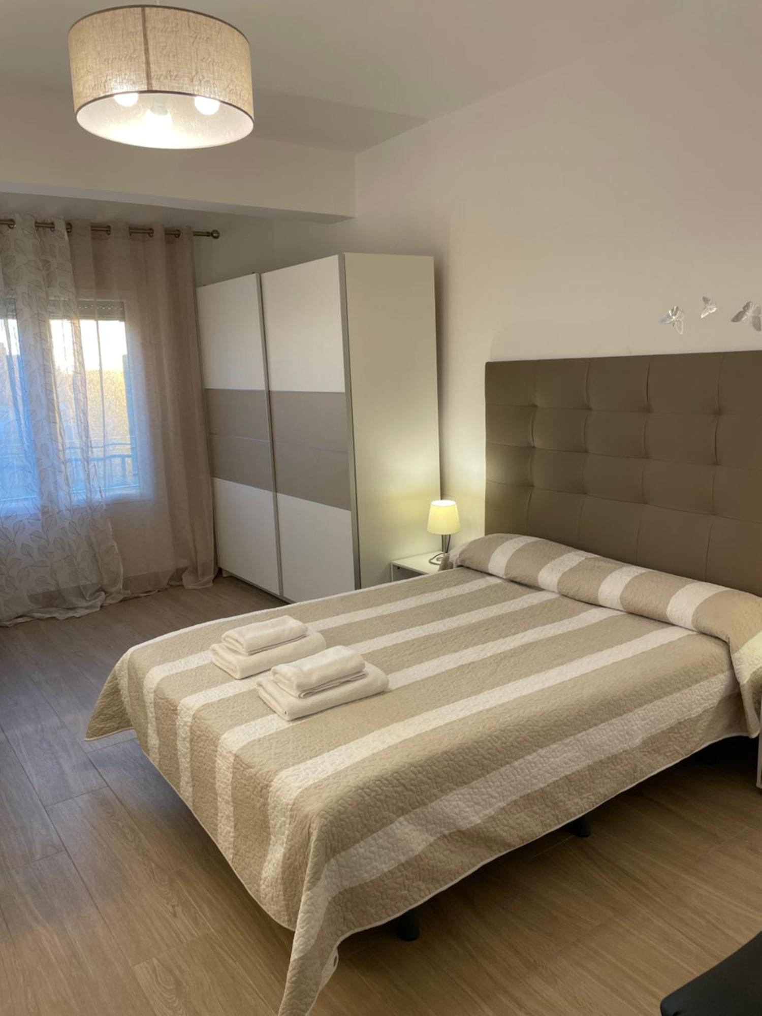 H&H Suite Espectacular Apartamento En El Centro De Granada Luaran gambar